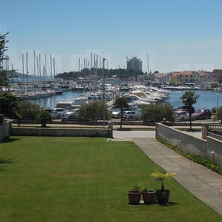 Apartment And Rooms Villa Kolonada Vodice Exterior photo